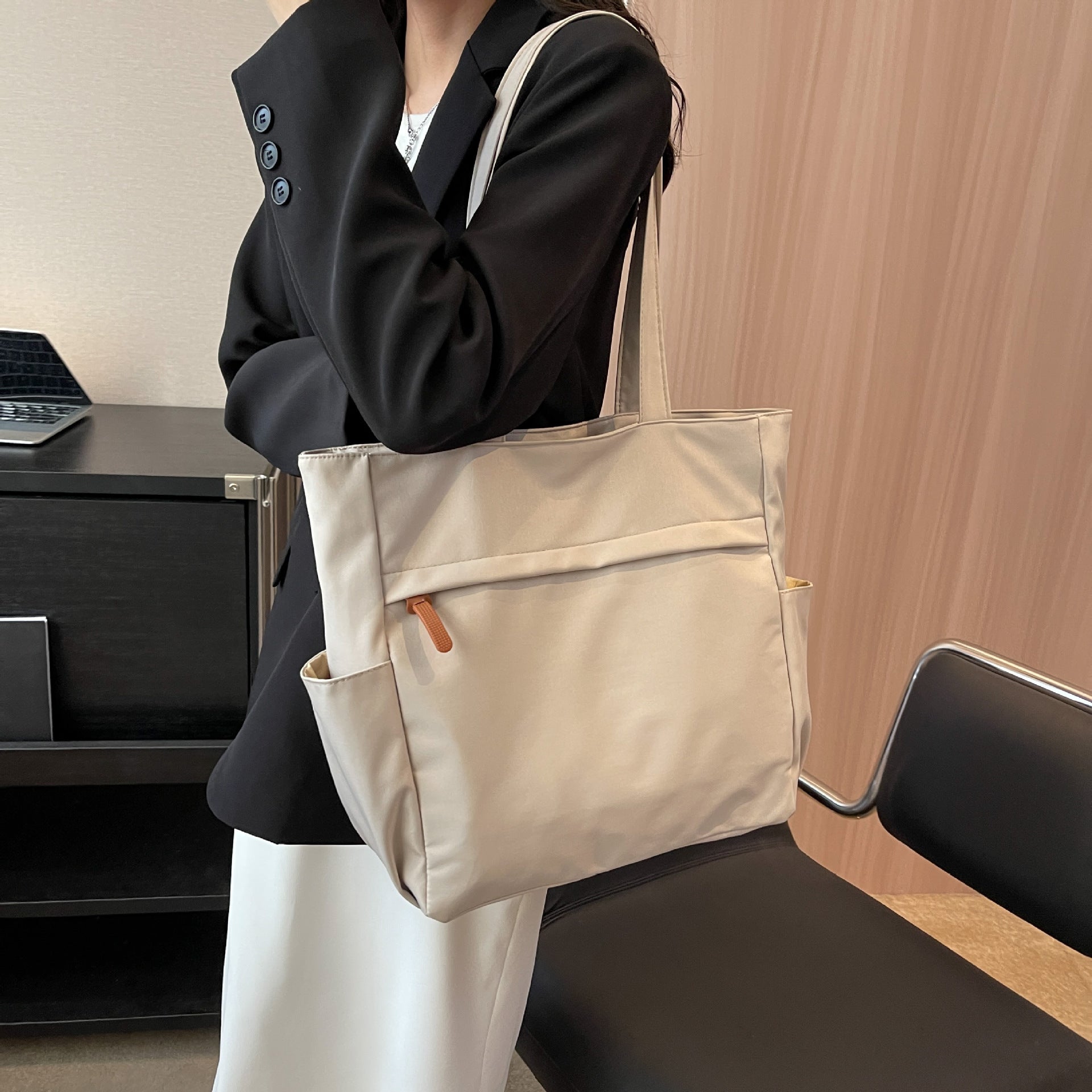 Lightweight Multi Pocket Large Capacity Canvas Tote Bag