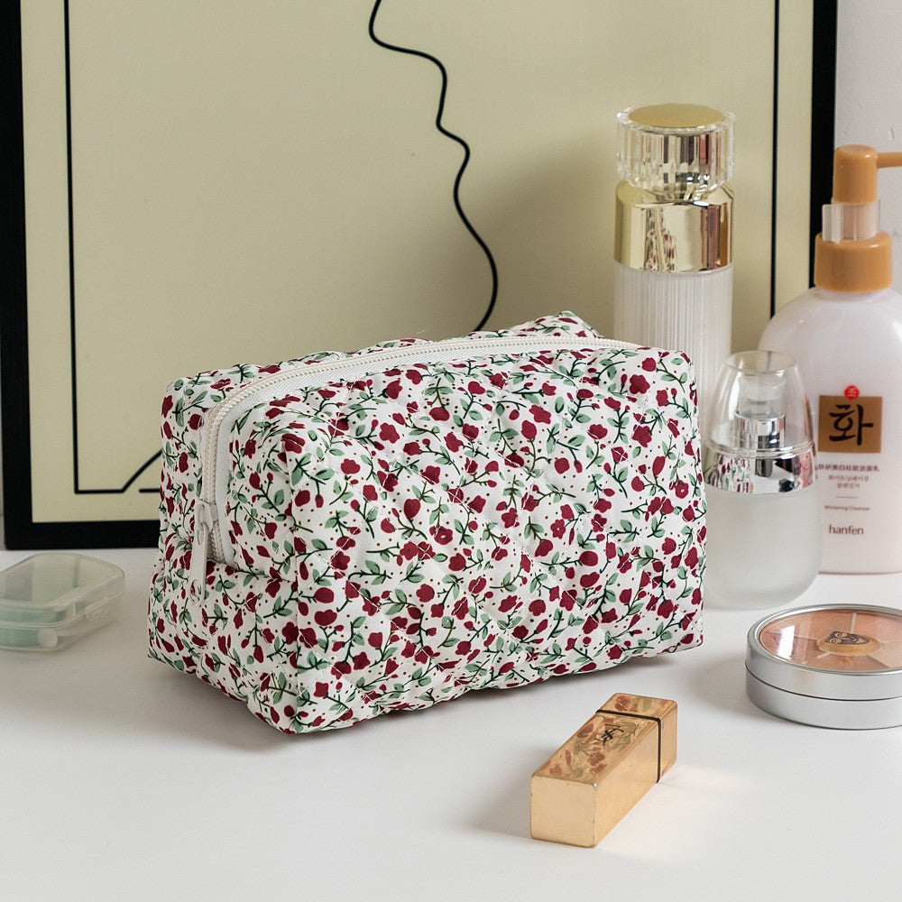 Women's Floral Quilted Large Capacity Cosmetic Travel Bag