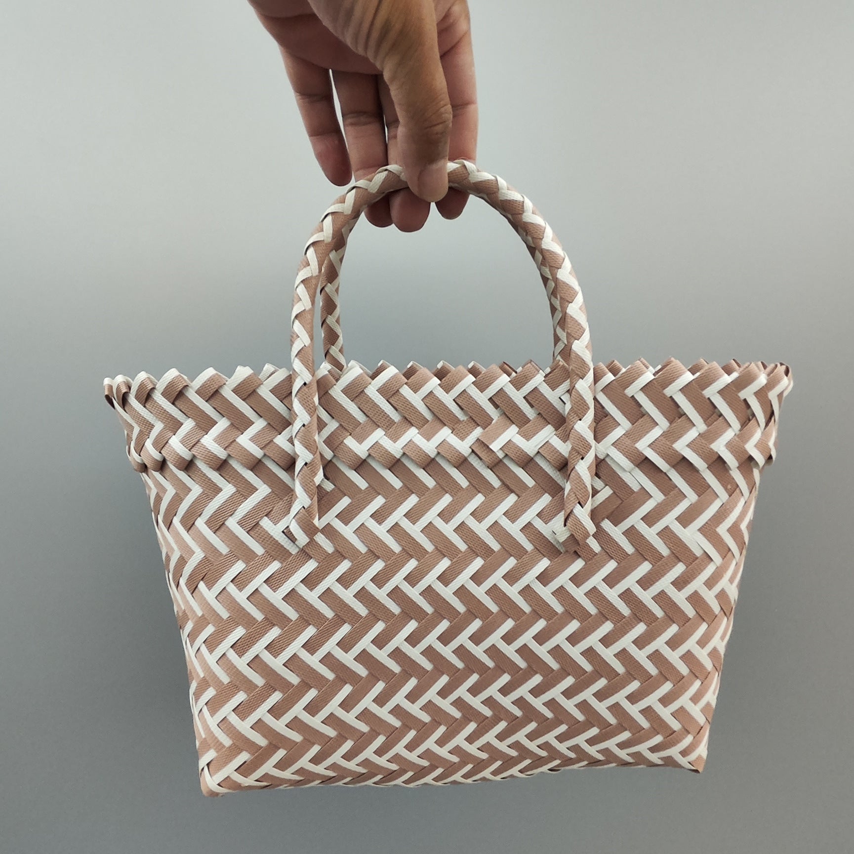 Plastic Woven Vegetable Souvenir Hand Basket