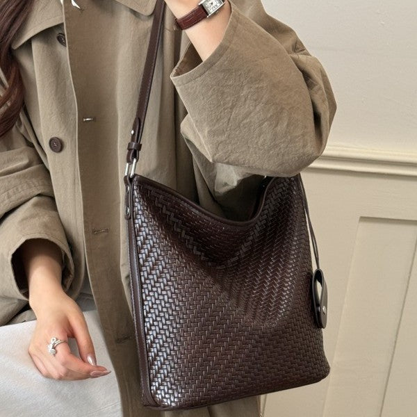 Vintage Woven Shoulder Bag with Functional Pouch Detail