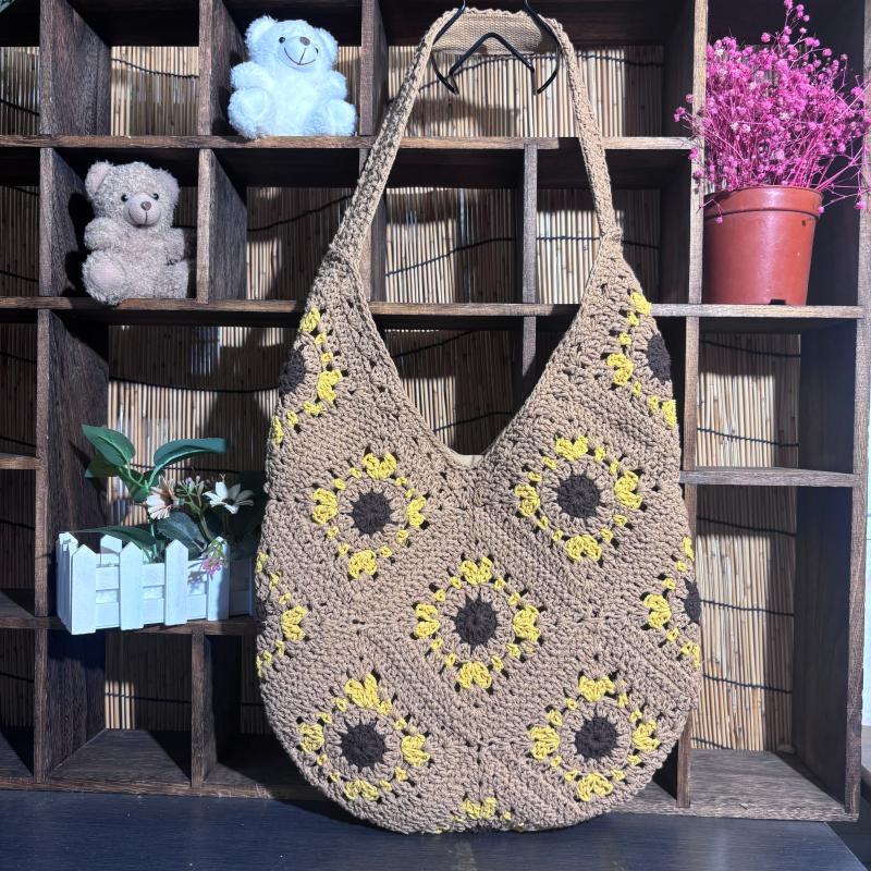 Women Lightweight Large Capacity Casual Woven Bag