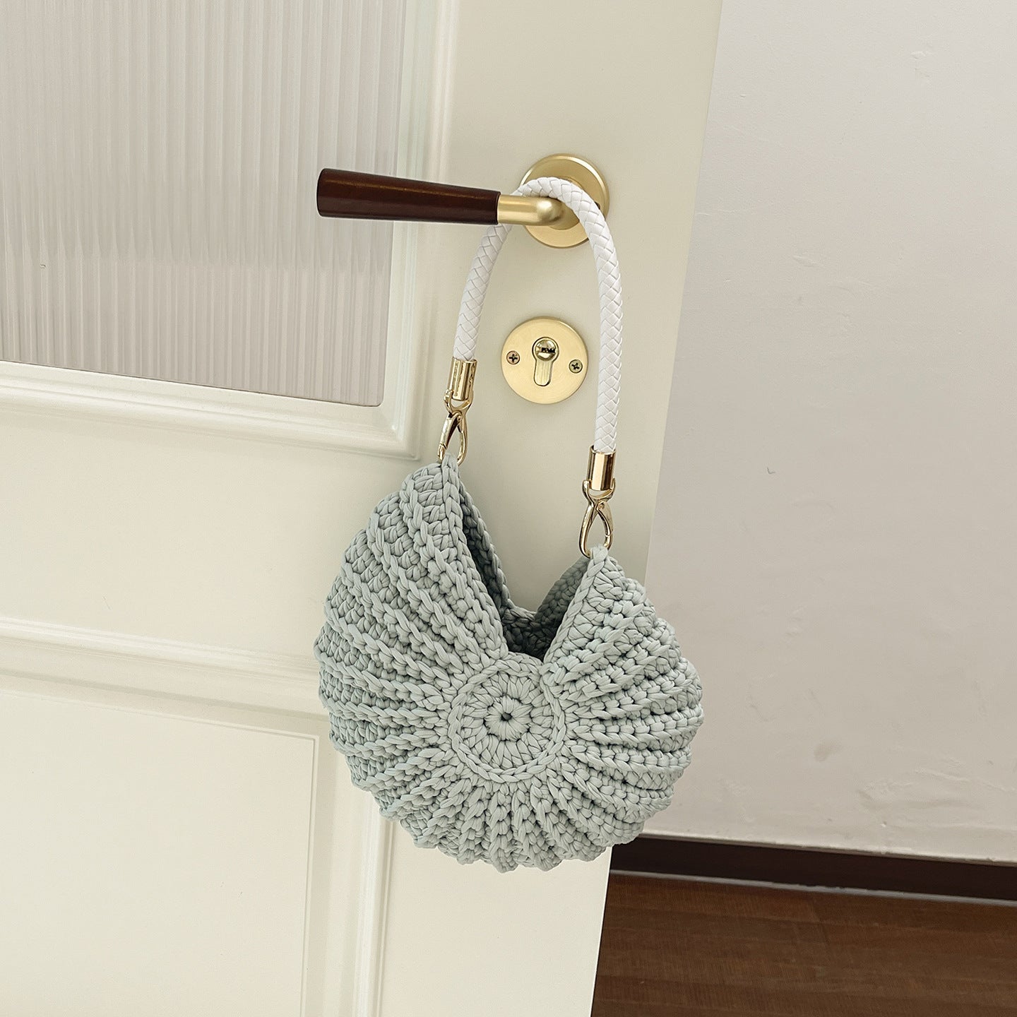 Women 2026 New Unique Seashell Large Casual Shoulder Vacation Bag
