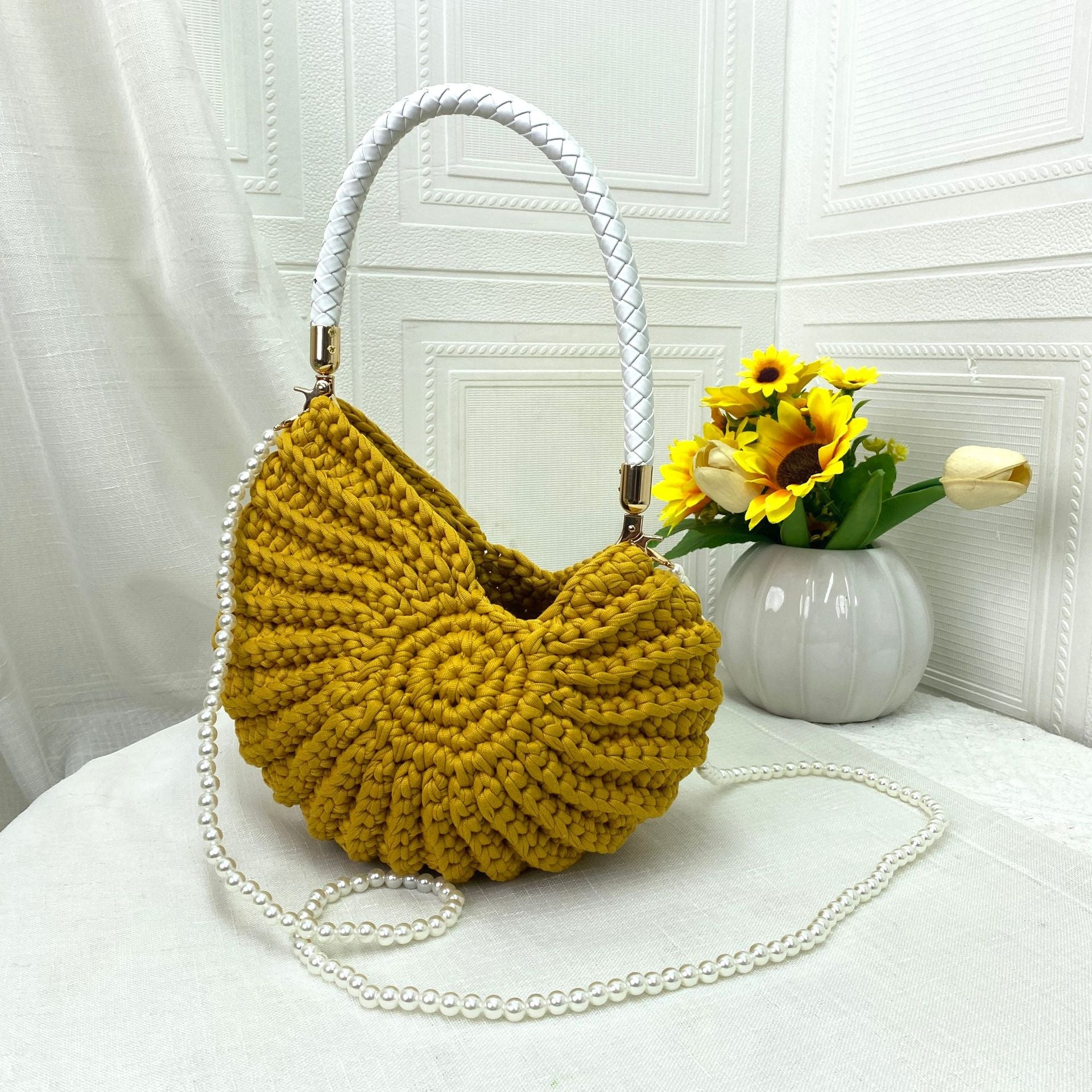 Women Handmade Crochet Conch Shell Beach Woven Pearl Chain Shoulder Crossbody Bag