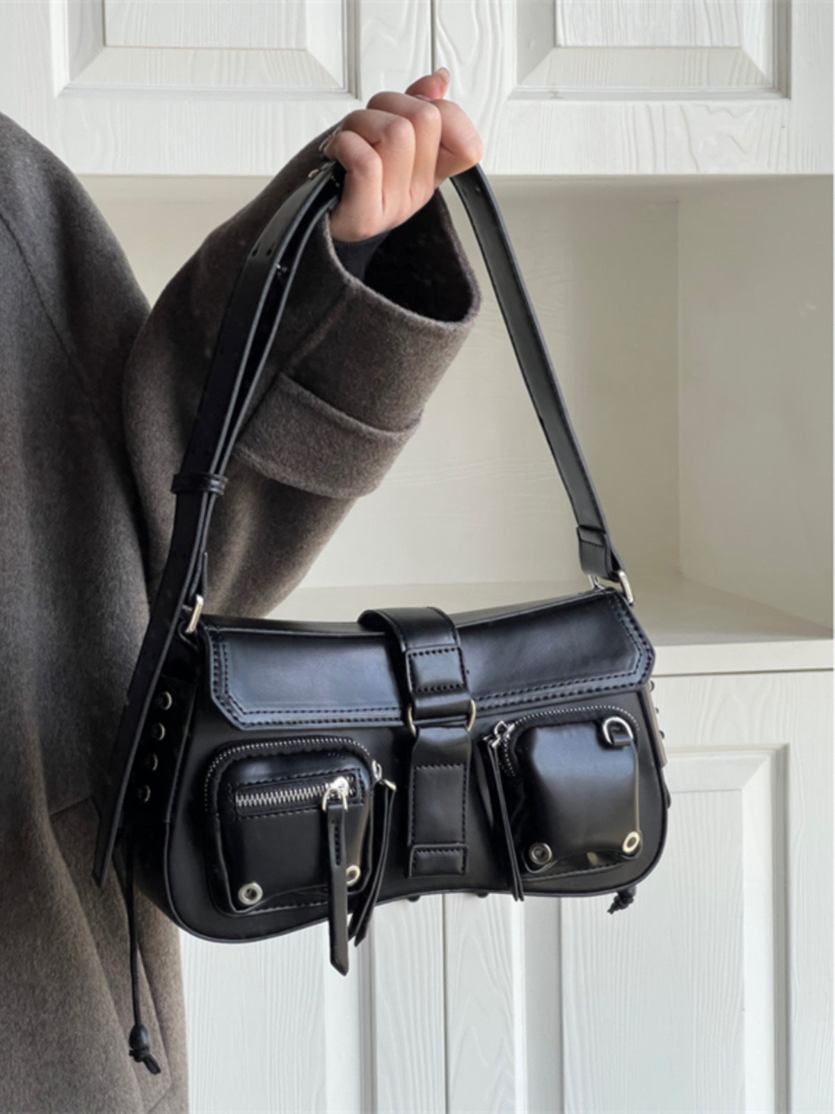 Retro Multi-Pocket Buckle Shoulder Bag
