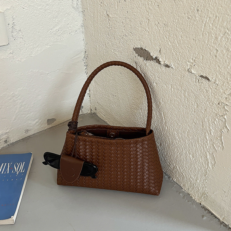 Vintage-inspired Woven Shoulder Bag with Matching Mini Pouch