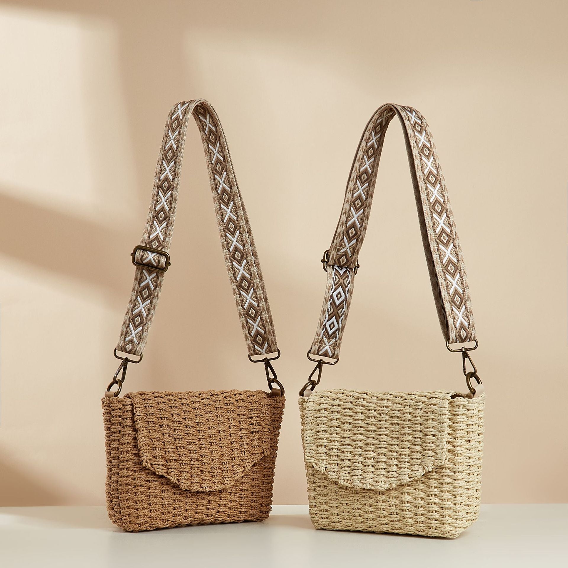 Printed Webbing Straw Flip Hand Beach Bag