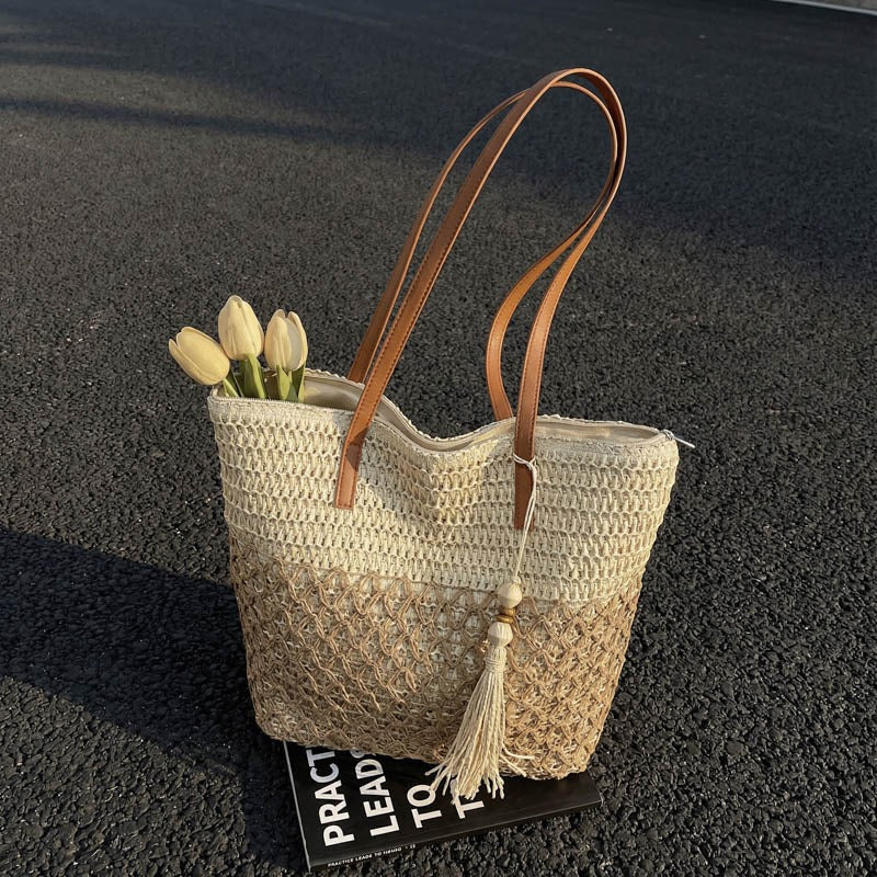 Women Straw Large Tassel Shoulder Tote 2026 New Fashion Beach Woven Bag