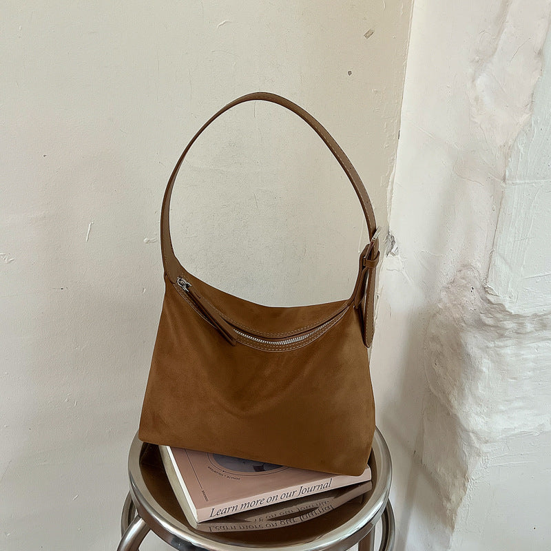 Minimalist Suede Hobo Bag with Adjustable Strap and Zipper