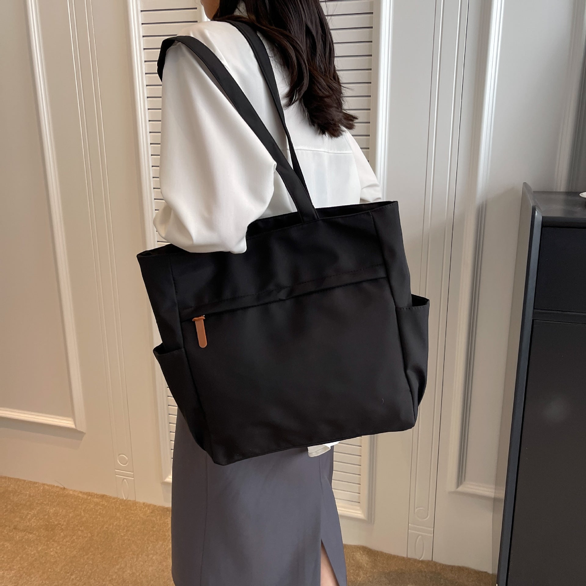 Lightweight Multi Pocket Large Capacity Canvas Tote Bag