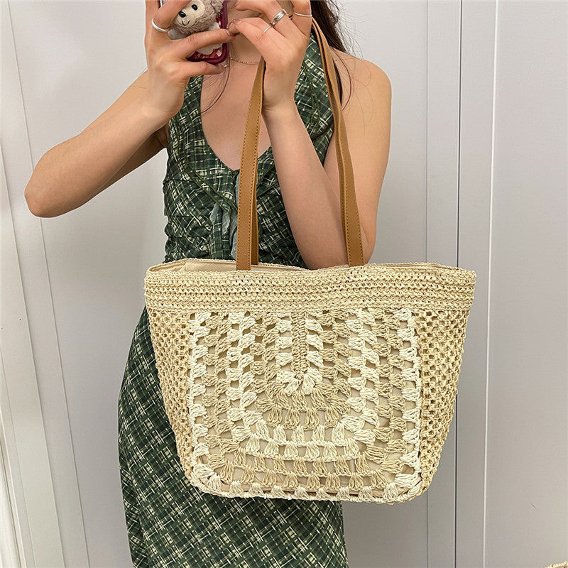 2026 Woven Shoulder Beach Handheld Unique Large Straw New Underarm Tote Bag