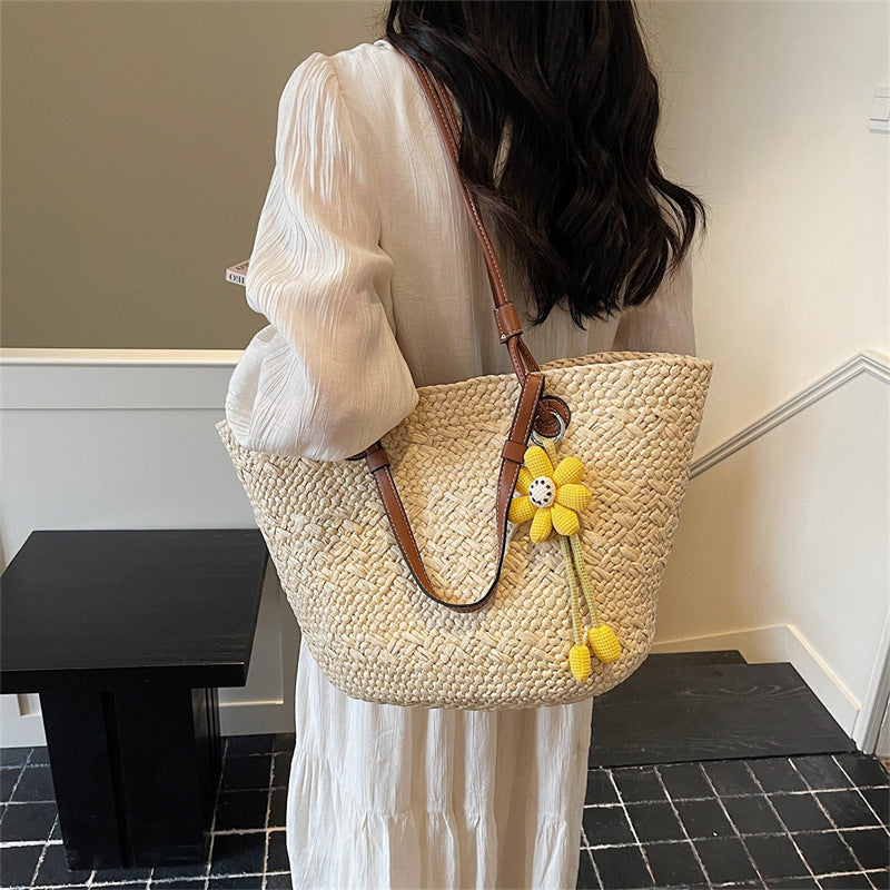 Women Beach Woven Handheld 2026 Spring New Large Shoulder Straw Tote Bag