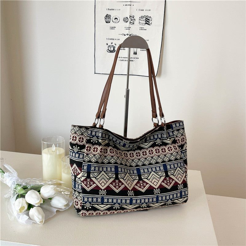 Women’s Vintage Inspired Geometric Woven Shoulder Bag