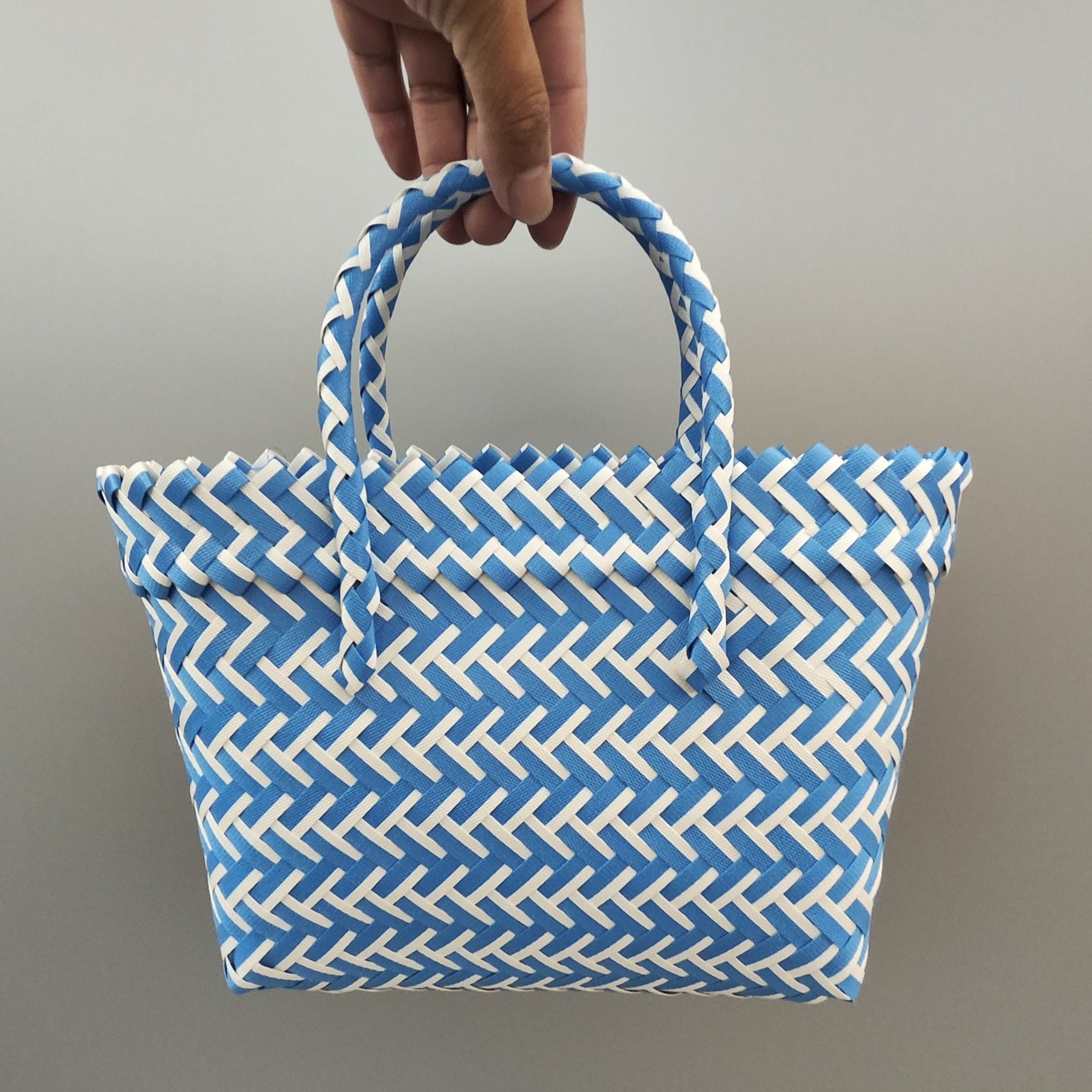 Plastic Woven Vegetable Souvenir Hand Basket