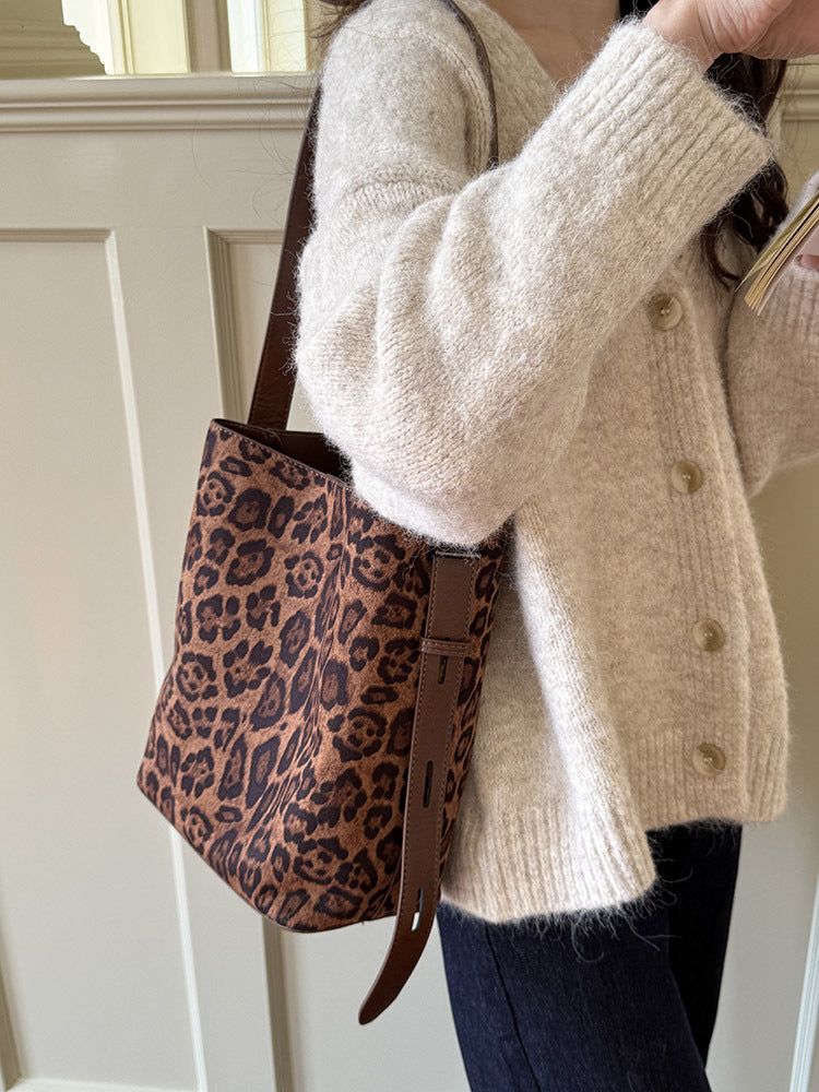 Bucket Bag color view