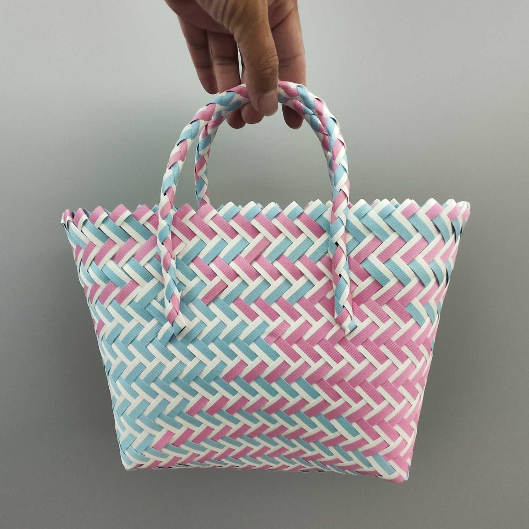 Plastic Woven Vegetable Souvenir Hand Basket