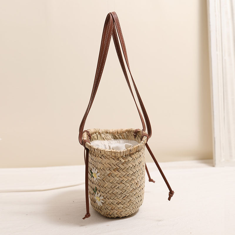 Fresh Flower Embroidered Single Shoulder Straw Beach Bag