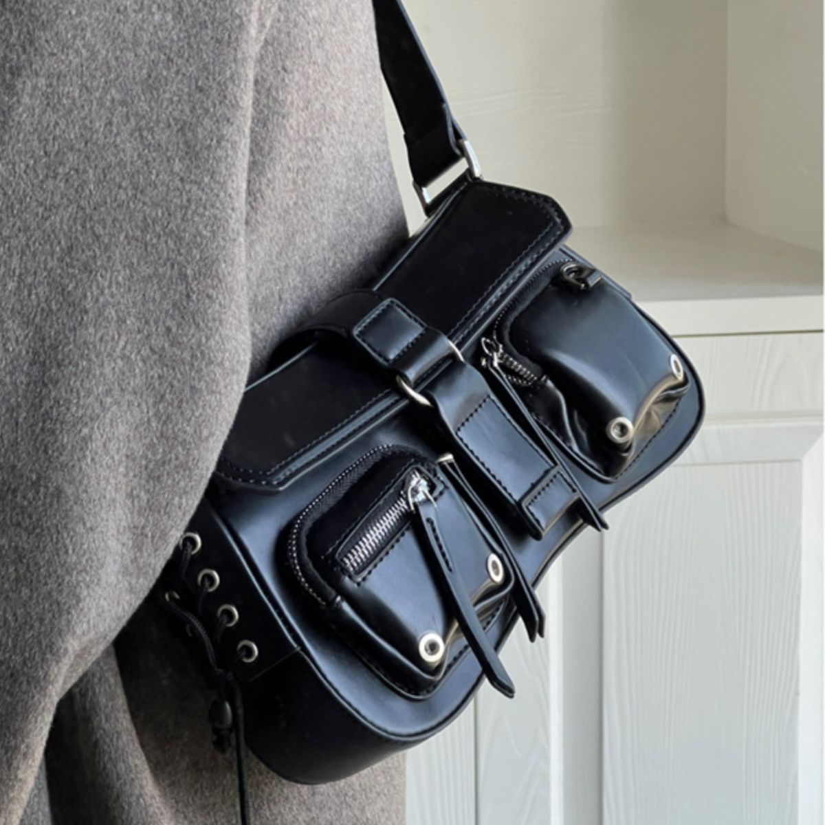 Retro Multi-Pocket Buckle Shoulder Bag