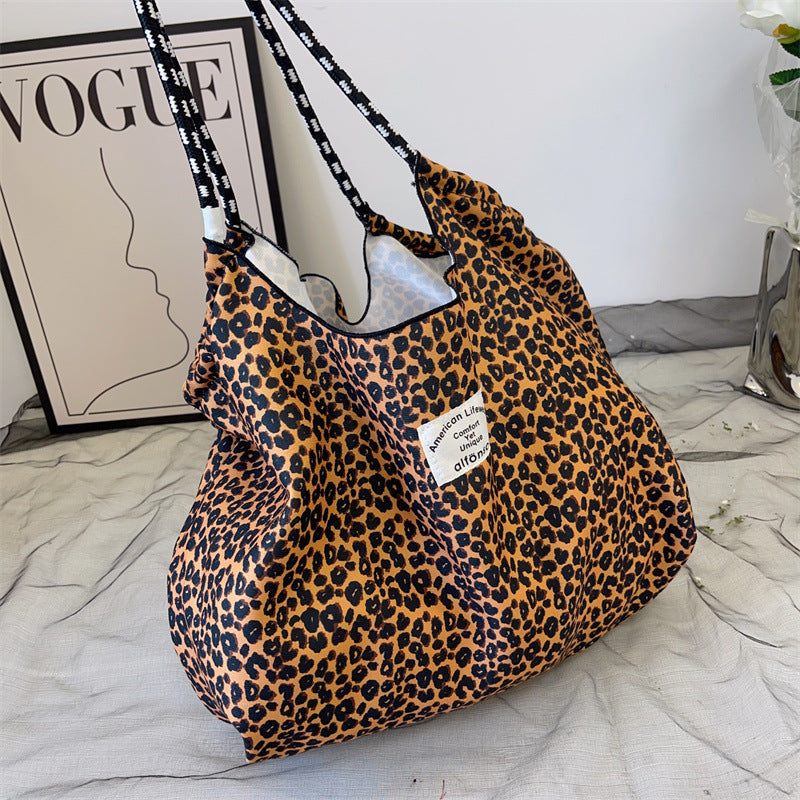 Zhao Lusi'S Same Ins Floral Bag, Lazy Korean Shoulder Bag, Simple, Fashionable And Trendy Casual Student Bag