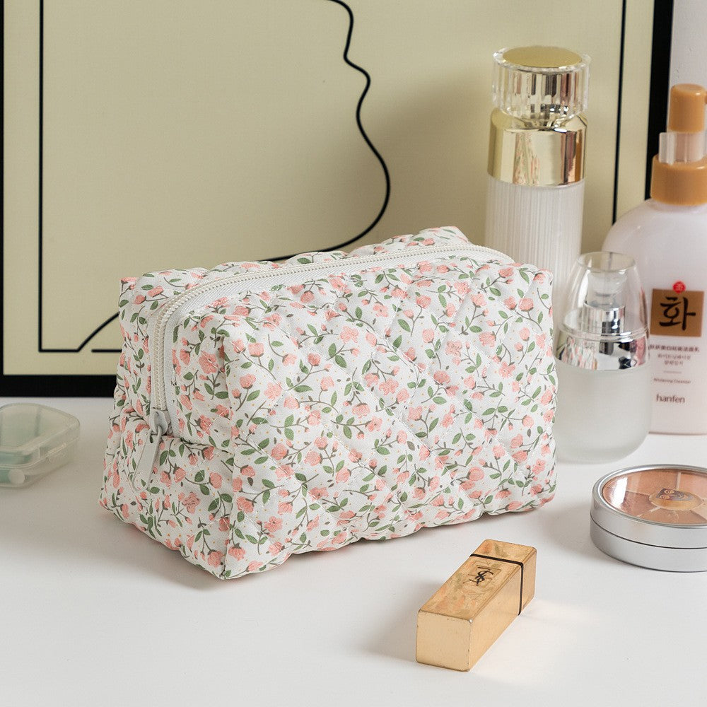 Women's Floral Quilted Large Capacity Cosmetic Travel Bag