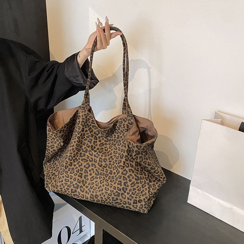 New Lazy Style Shoulder Canvas Bag 2025 Large Capacity Leopard Print Fashion Versatile Tote Bag Commuting Casual Women'S Bag