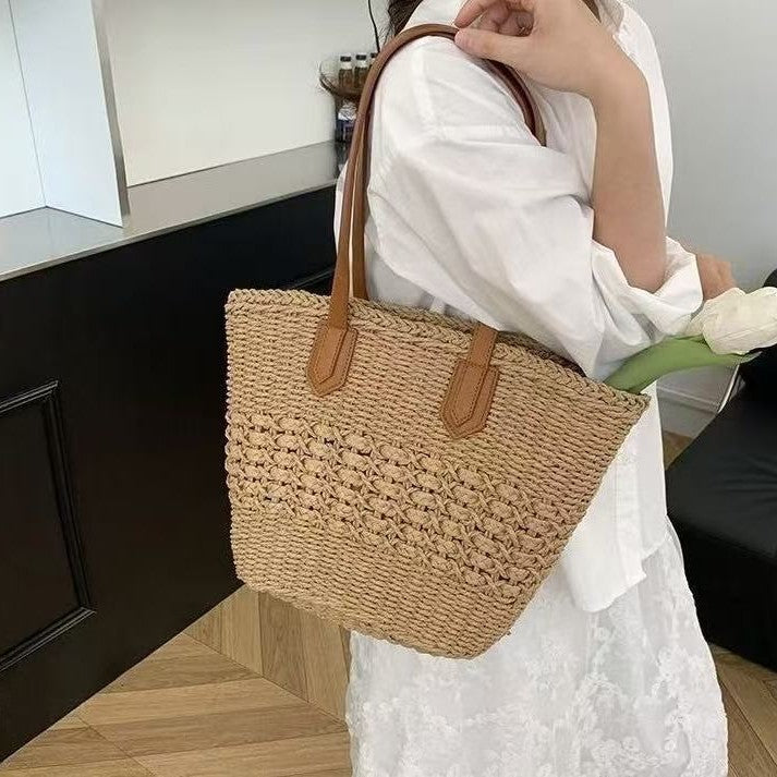 Versatile Large Capacity Hollow Straw Commuter Shoulder Bag
