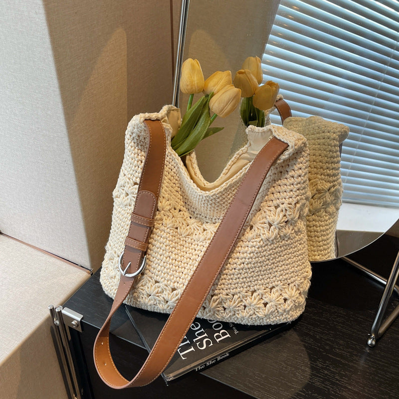 Women 2026 Resort Style Woven  Simple Large Capacity Casual Beach Bag