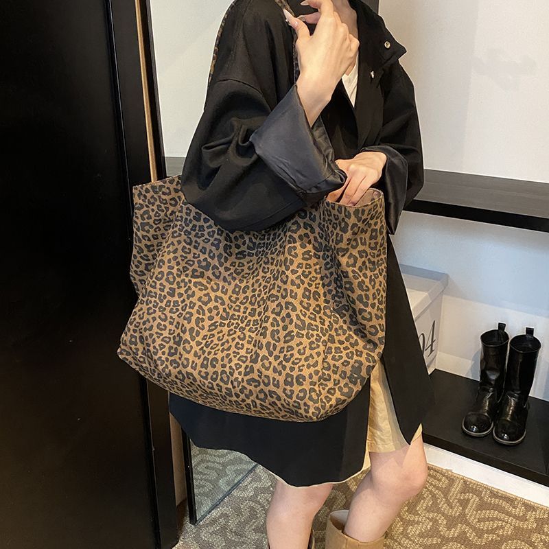 New Lazy Style Shoulder Canvas Bag 2025 Large Capacity Leopard Print Fashion Versatile Tote Bag Commuting Casual Women'S Bag