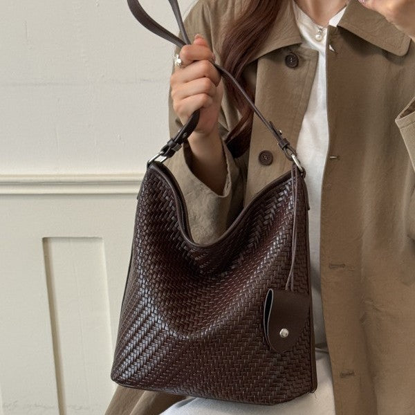 Vintage Woven Shoulder Bag with Functional Pouch Detail