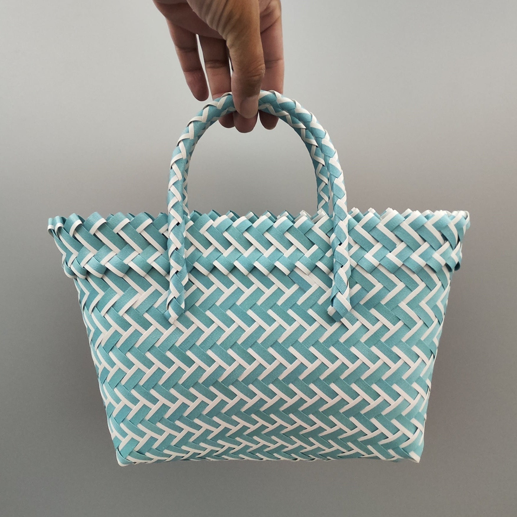Plastic Woven Vegetable Souvenir Hand Basket