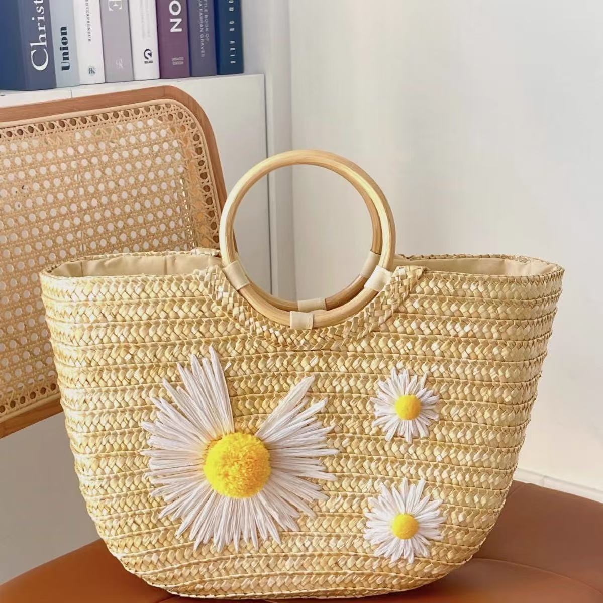 Small Daisy Straw Wooden Ring Woven Beach Bag