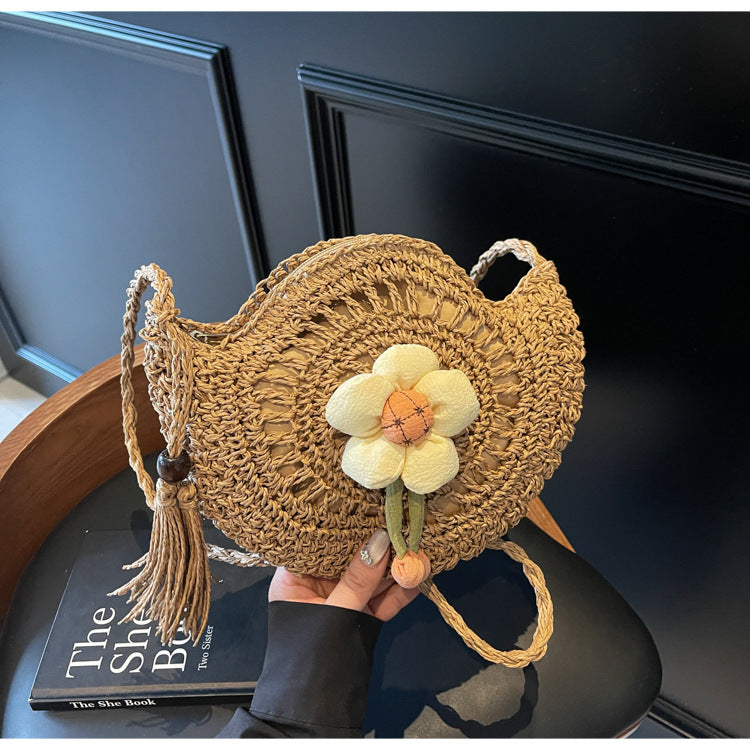 Women Unique Woven Straw 2026 New Ins Shoulder Crossbody Beach Bag