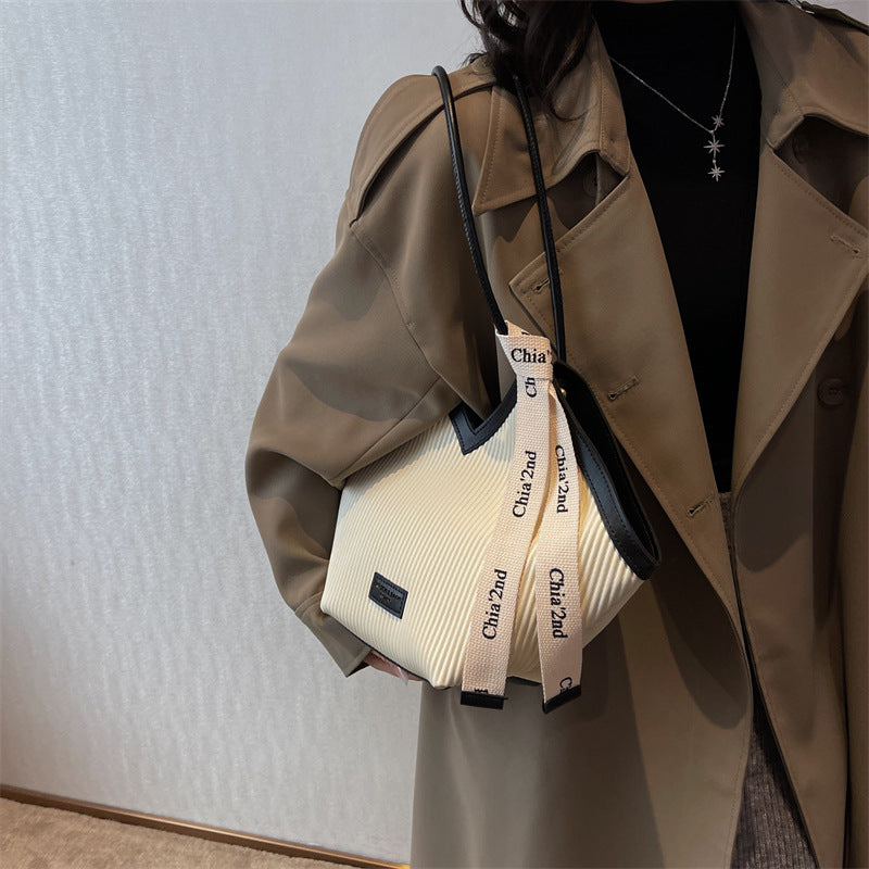 Large-Capacity Bag For Women 2024 New Summer High-End Commuting To Work Single Shoulder Hip Bag Class Tote Handbag