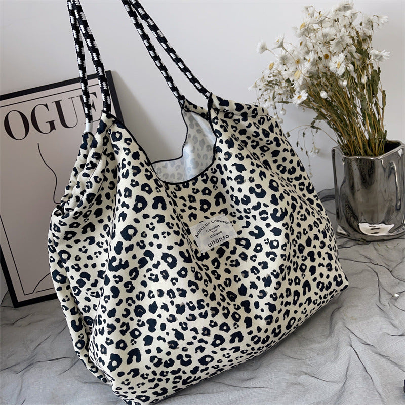 Zhao Lusi'S Same Ins Floral Bag, Lazy Korean Shoulder Bag, Simple, Fashionable And Trendy Casual Student Bag