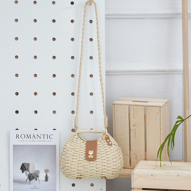 Simple Shell Straw Crossbody Bag