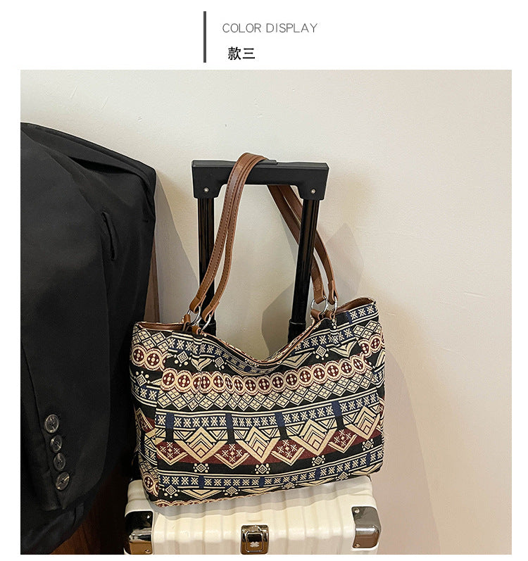 Women’s Vintage Inspired Geometric Woven Shoulder Bag