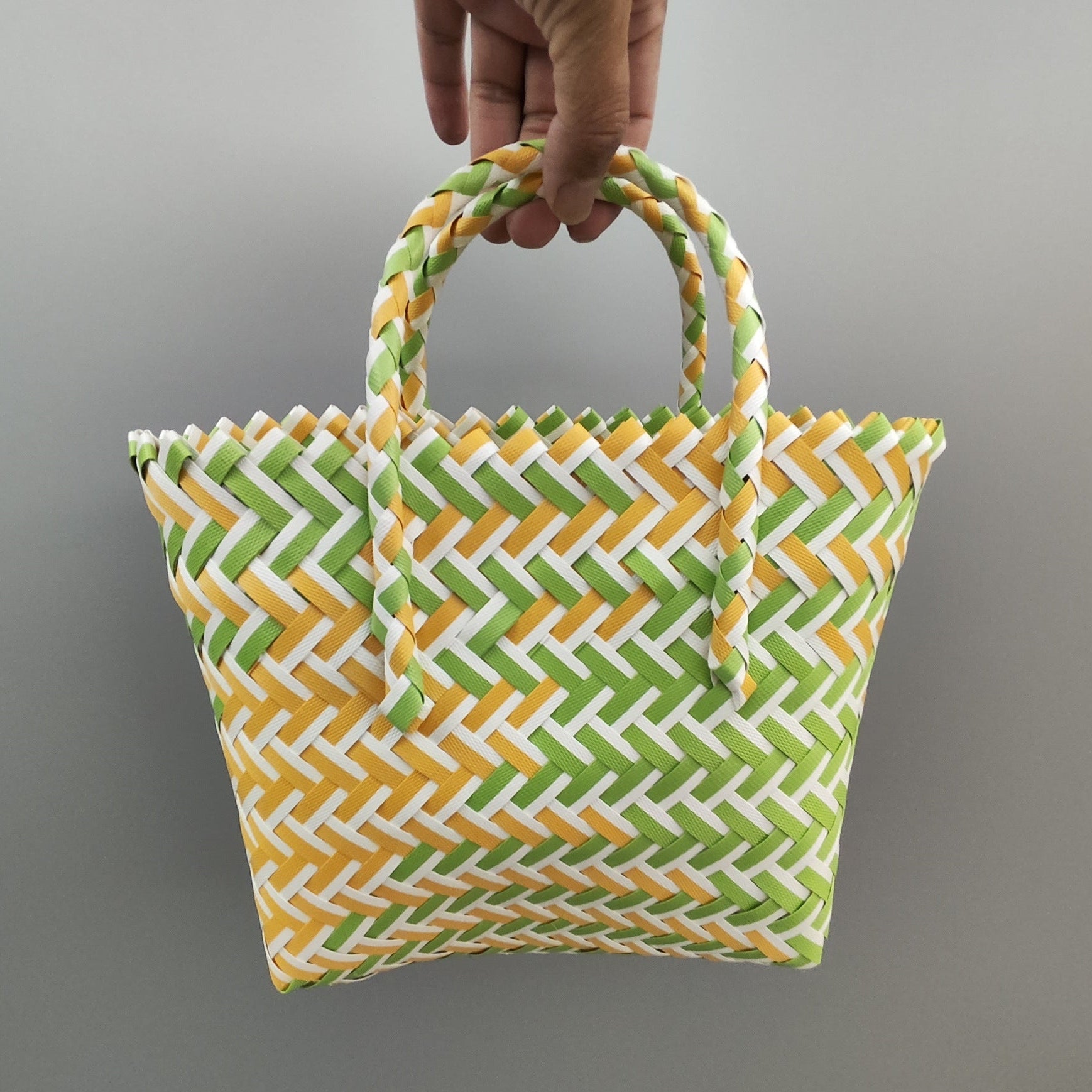 Plastic Woven Vegetable Souvenir Hand Basket