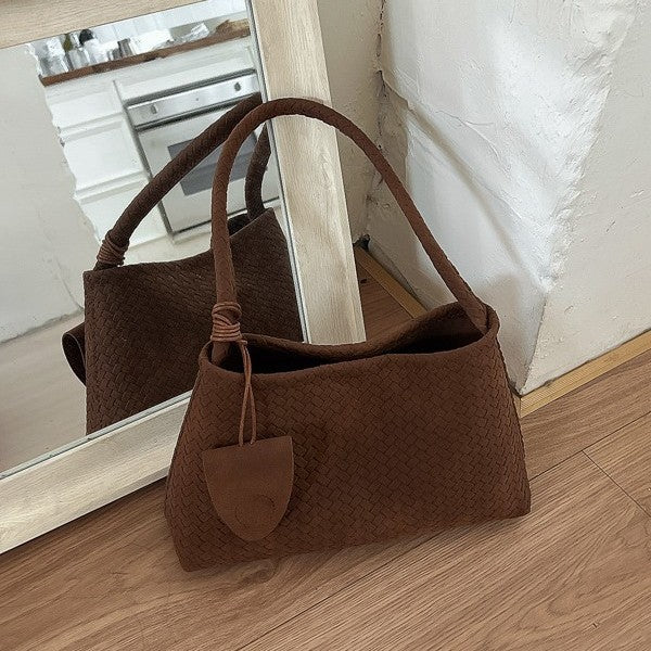 Textured Woven Shoulder Bag for Versatile Everyday Styling