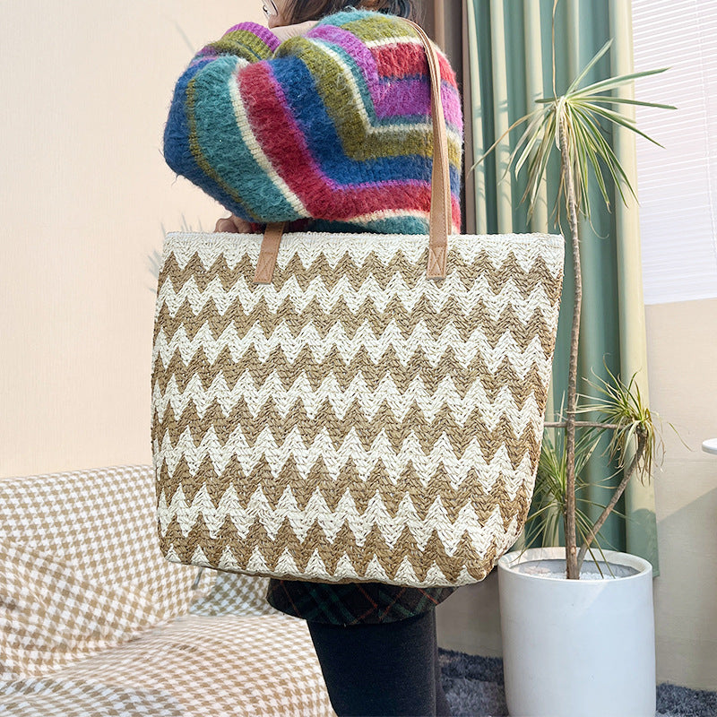 Large Capacity Handmade Wavy Striped Straw Tote Bag