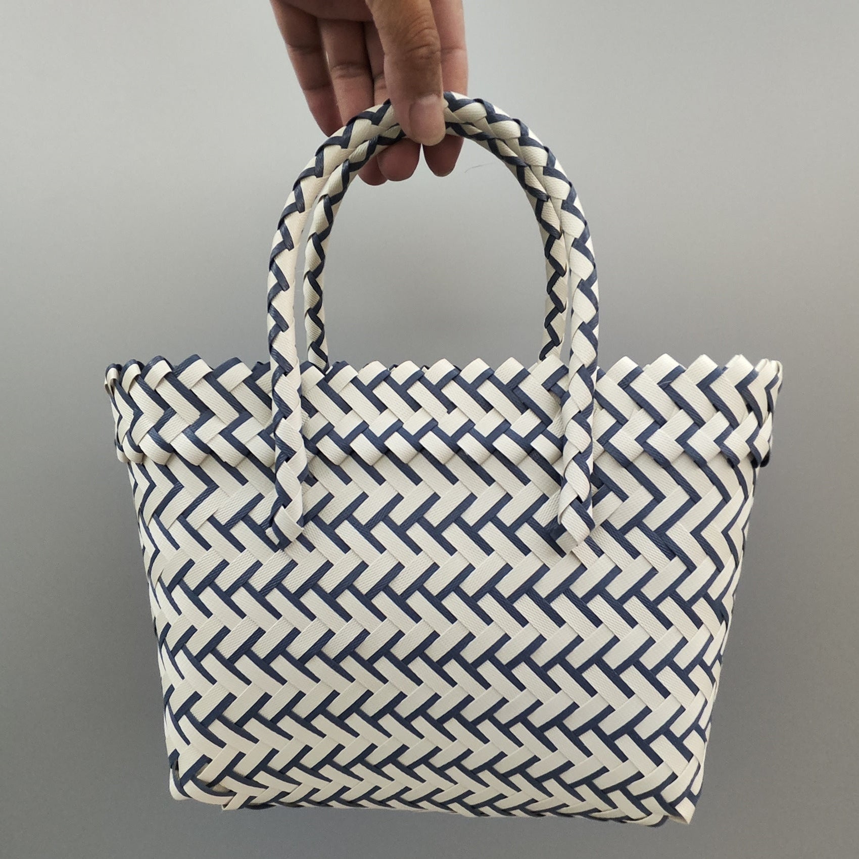 Plastic Woven Vegetable Souvenir Hand Basket