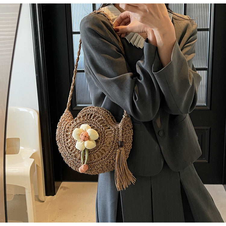Women Unique Woven Straw 2026 New Ins Shoulder Crossbody Beach Bag