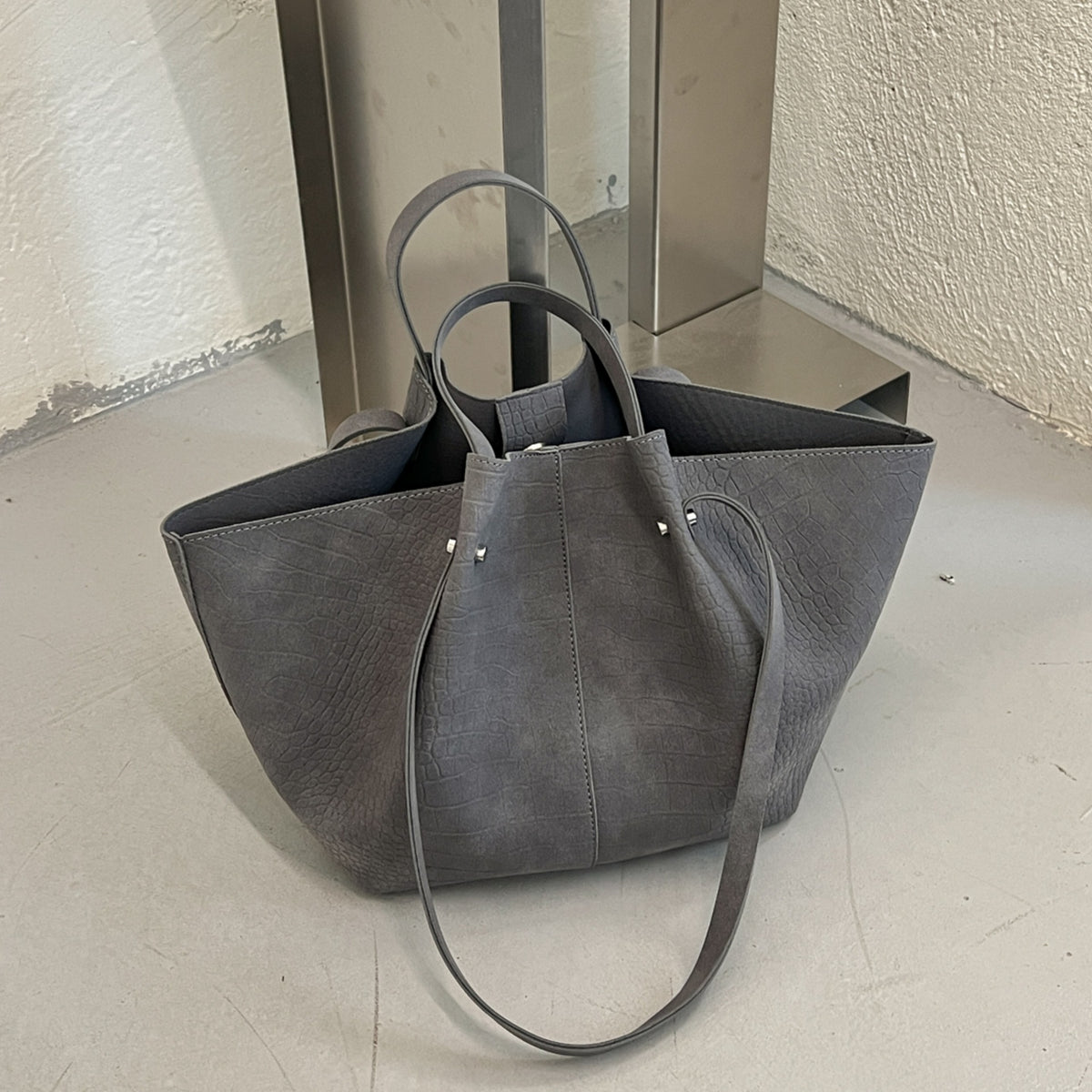 Vintage Croc Embossed PU Leather Oversized Tote Bag