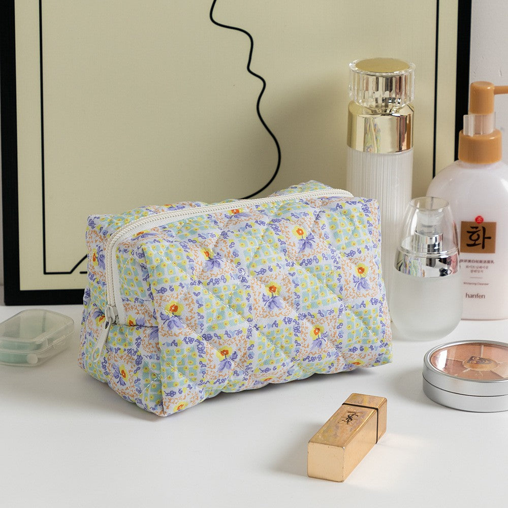 Women's Floral Quilted Large Capacity Cosmetic Travel Bag
