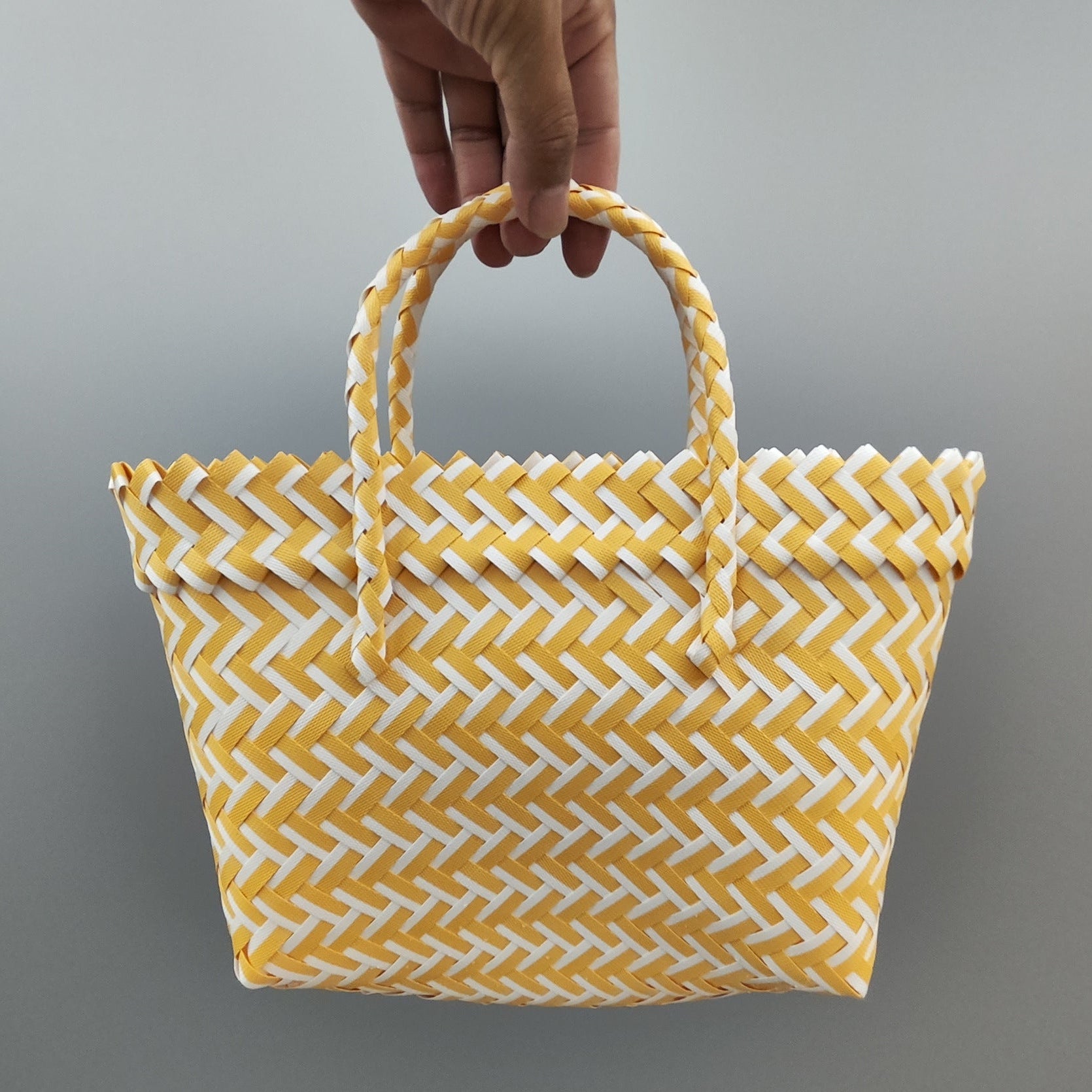 Plastic Woven Vegetable Souvenir Hand Basket