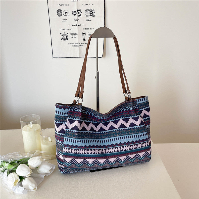 Women’s Vintage Inspired Geometric Woven Shoulder Bag