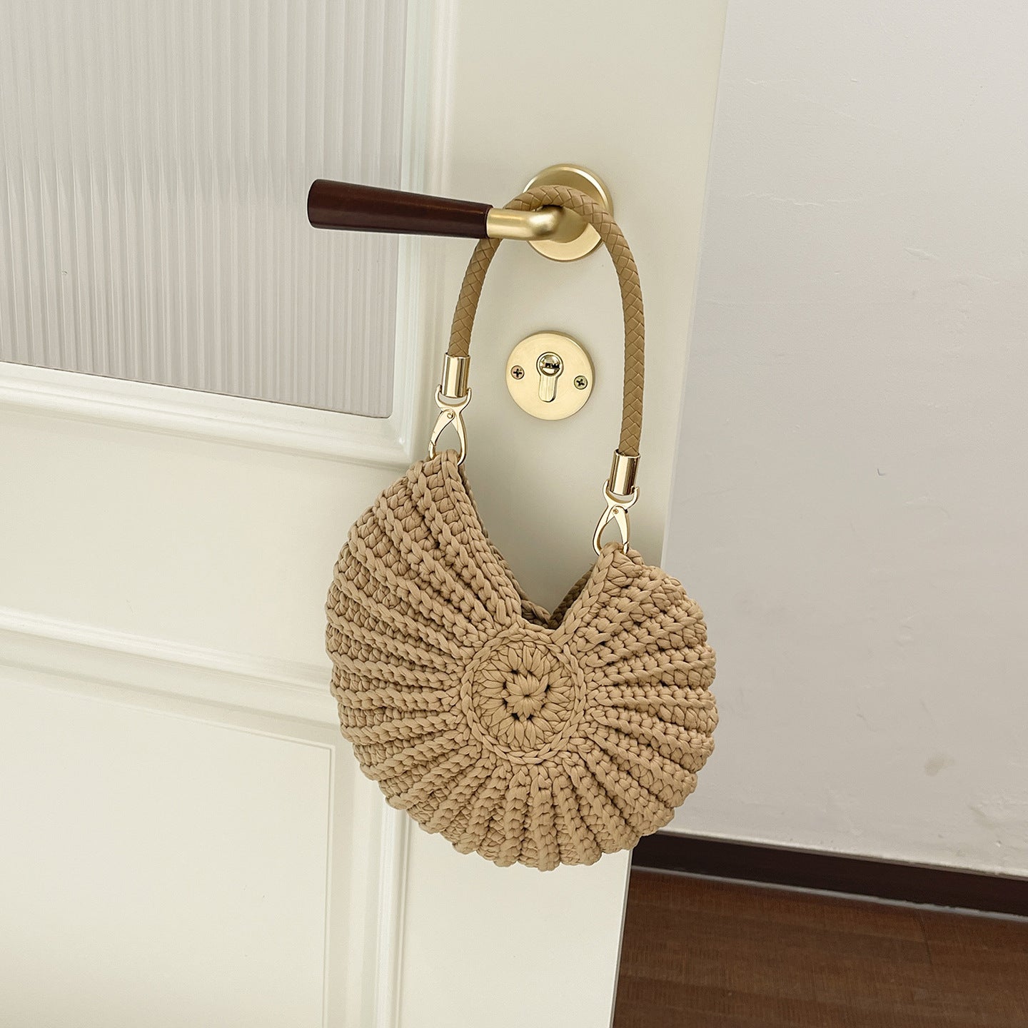 Women 2026 New Unique Seashell Large Casual Shoulder Vacation Bag