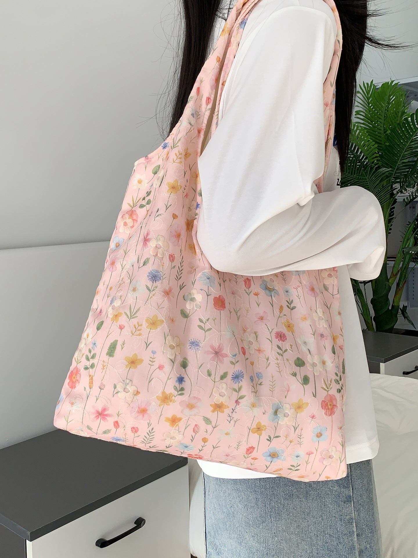 Embroidered Floral Canvas Shoulder Bag Fresh Versatile