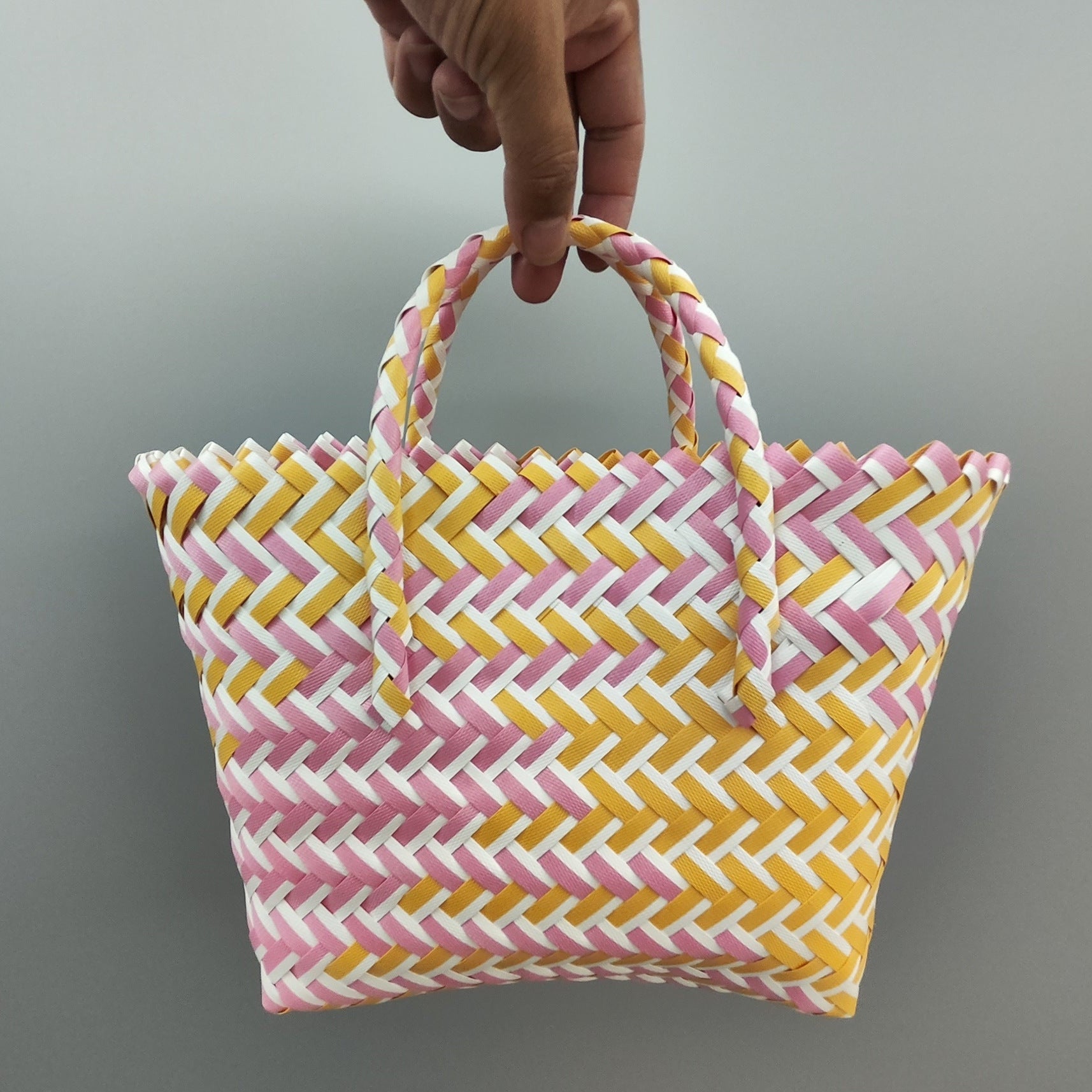 Plastic Woven Vegetable Souvenir Hand Basket