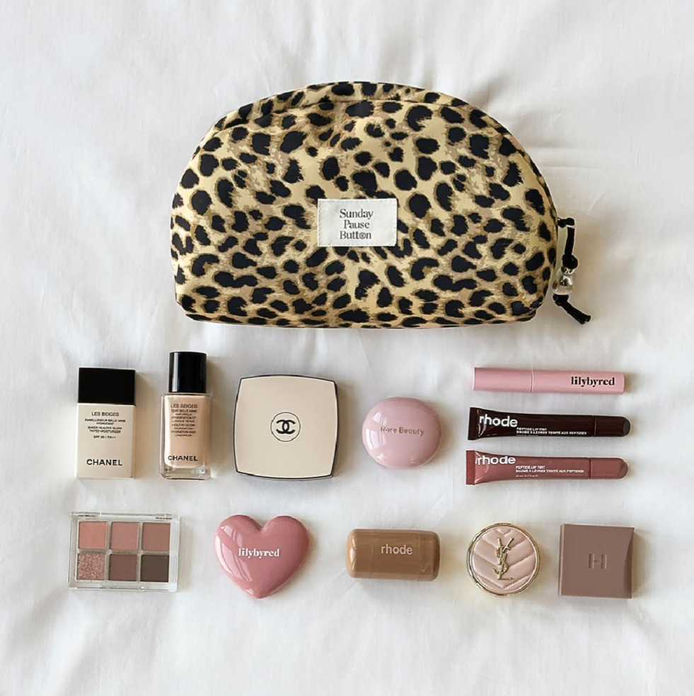 Shell Shape Leopard Print Toiletry Bag