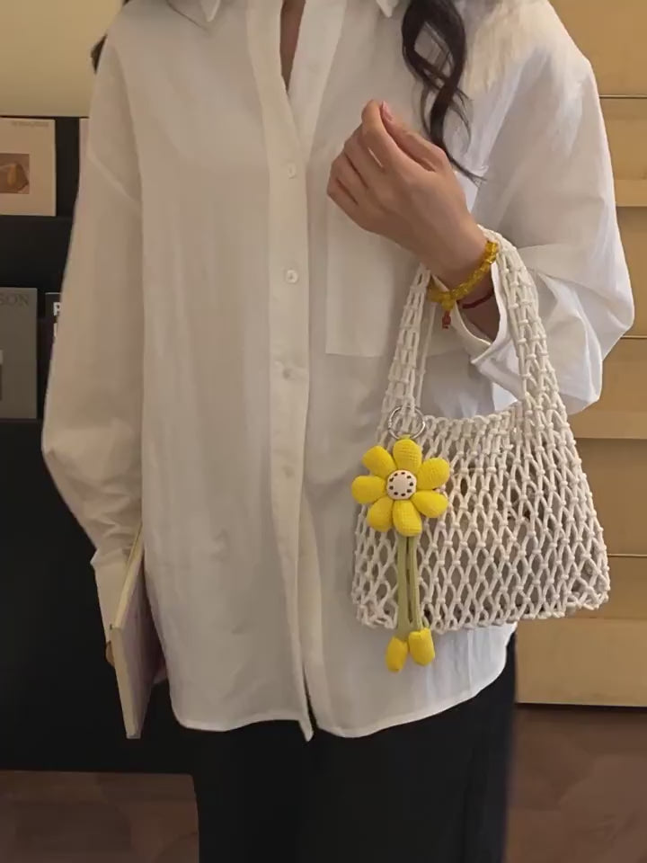 2026 New Korean Unique Hollow Mesh Wristlet Fashion Beach Handbag