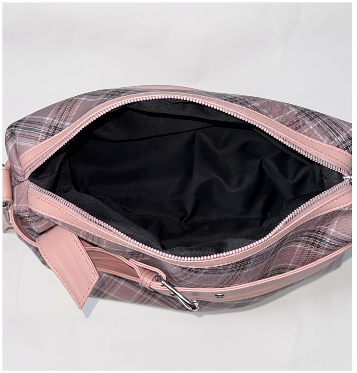 Vintage Plaid Handbag with Buckle Detail and Convertible Crossbody Strap